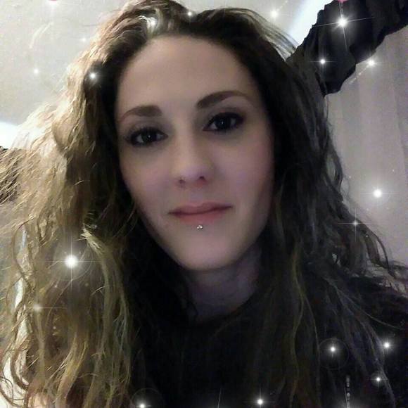 Meet your Posher, Andrea - Picture 1 of 1